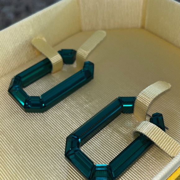 Swarovski Lucent Emerald Green Crystal Hoop Earrings - Picture 2 of 5